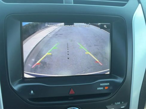 Used 2013 Ford Explorer XLT FWD image 16