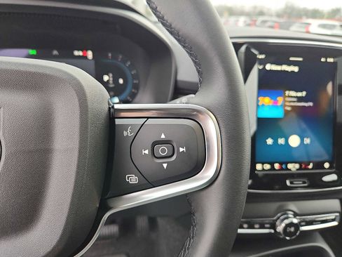 Used 2025 Volvo XC40 B5 Ultra w/ Protection Package Premier image 22