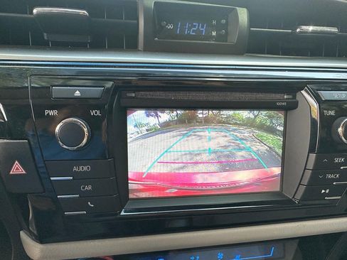 Used 2015 Toyota Corolla LE image 20