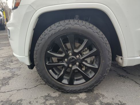 Used 2019 Jeep Grand Cherokee Altitude image 13