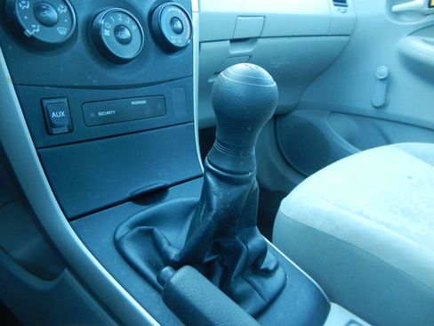 Used 2010 Toyota Corolla FWD image 3