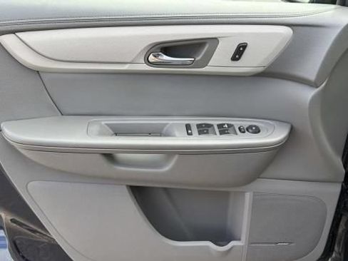 Certified 2015 Chevrolet Traverse LT w/ LPO, 'HIT The Road' Package AWD/4WD image 21