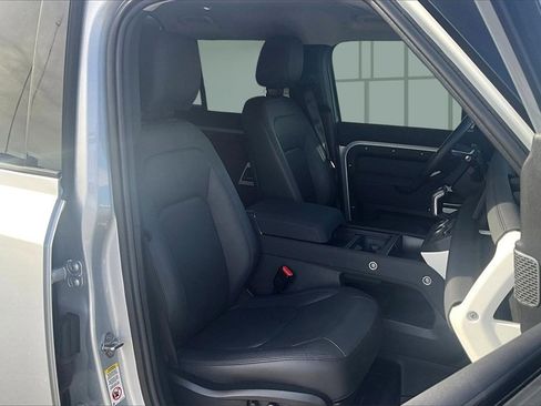 Used 2023 Land Rover Defender 110 S image 7