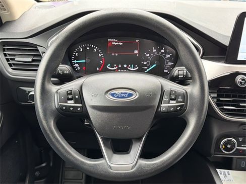 Used 2020 Ford Escape SE image 23