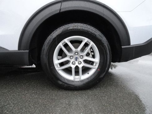 New 2026 Ford Explorer Active image 9