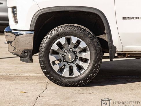 Used 2022 Chevrolet Silverado 2500 Custom w/ Custom Value Package image 8