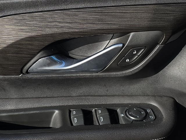 Used 2022 GMC Terrain SLE FWD image 28