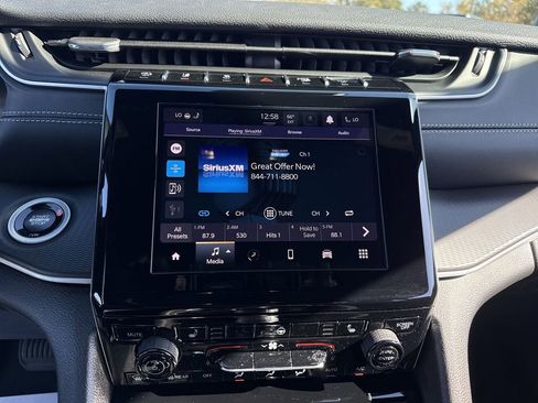 New 2025 Jeep Grand Cherokee Altitude image 23