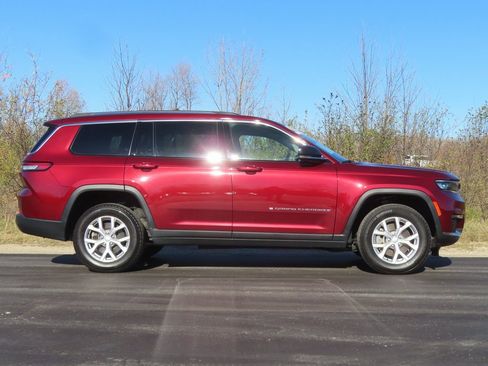 Used 2022 Jeep Grand Cherokee L Limited image 2