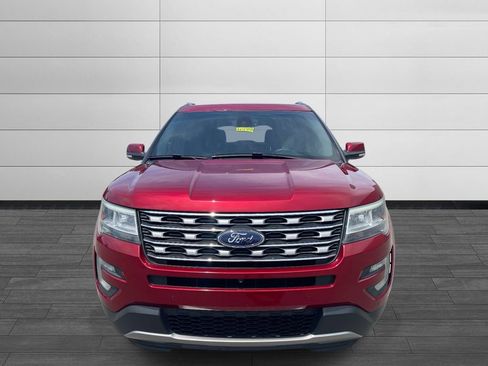 Used 2017 Ford Explorer Limited w/ Equipment Group 301A FWD image 8