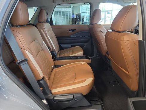 New 2026 Nissan Pathfinder Platinum AWD/4WD image 10