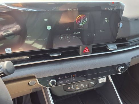Used 2025 Kia Carnival EX FWD image 22