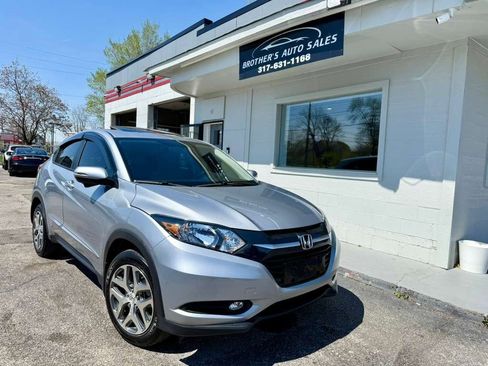 Used 2018 Honda HR-V EX image 8