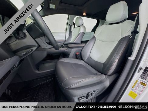 Used 2022 Toyota Sienna XSE image 21