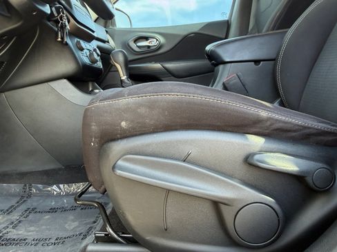 Used 2015 Jeep Cherokee Latitude image 19