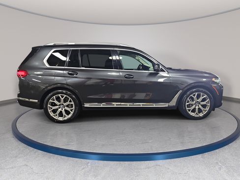 Used 2021 BMW X7 xDrive40i w/ Parking Assistance Package AWD/4WD image 4