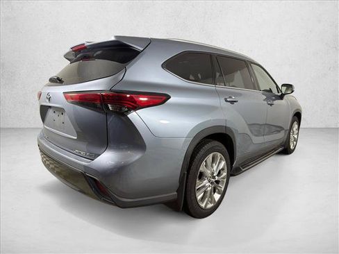 Used 2021 Toyota Highlander Limited AWD/4WD image 5