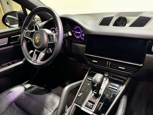 Used 2022 Porsche Cayenne S image 28