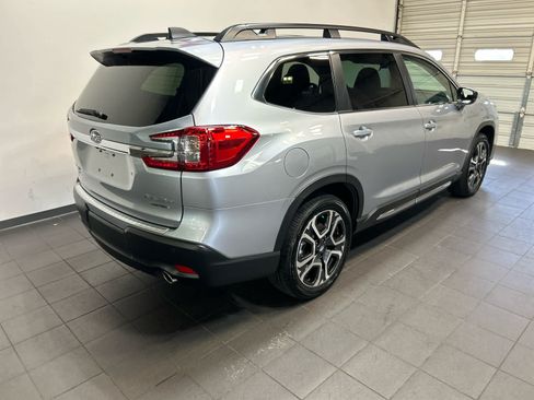 Used 2026 Subaru Ascent Limited AWD/4WD image 3