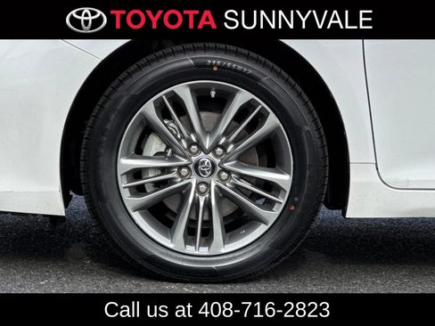 Used 2017 Toyota Camry SE w/ Moonroof Package FWD image 12