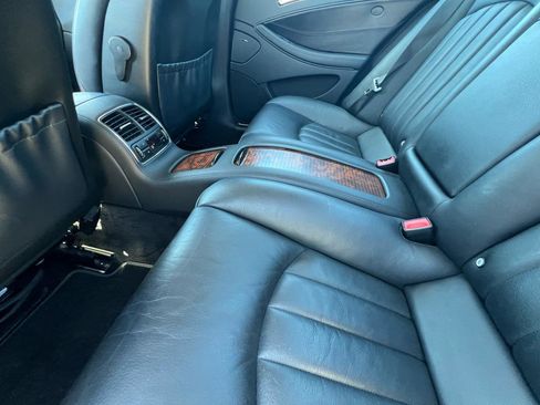 Used 2006 Mercedes-Benz CLS 500 image 35