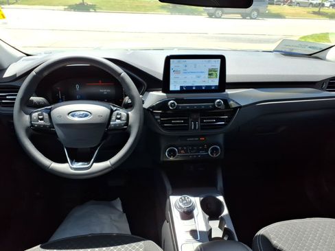 Certified 2024 Ford Escape Active w/ Cold Weather Package FWD image 5