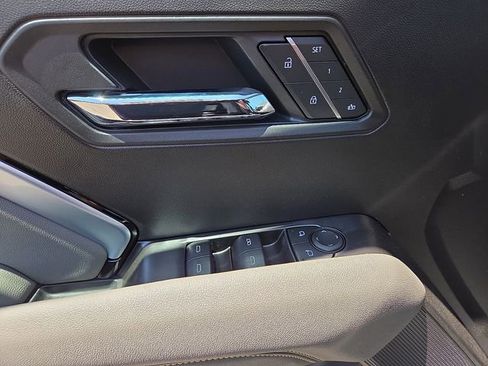 New 2026 Chevrolet Colorado ZR2 w/ Technology Package AWD/4WD image 9