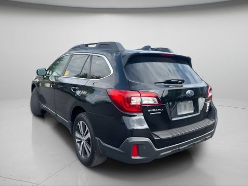 Used 2018 Subaru Outback 2.5i Limited AWD/4WD image 12