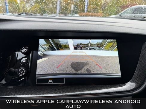 Used 2023 Buick Envision Essence image 18