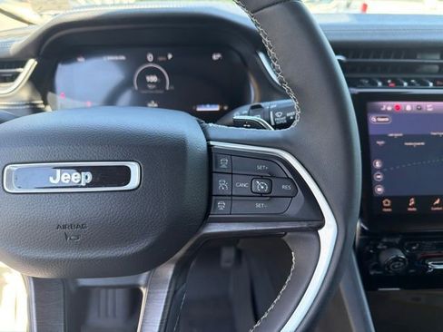 Used 2023 Jeep Grand Cherokee Limited AWD/4WD image 24