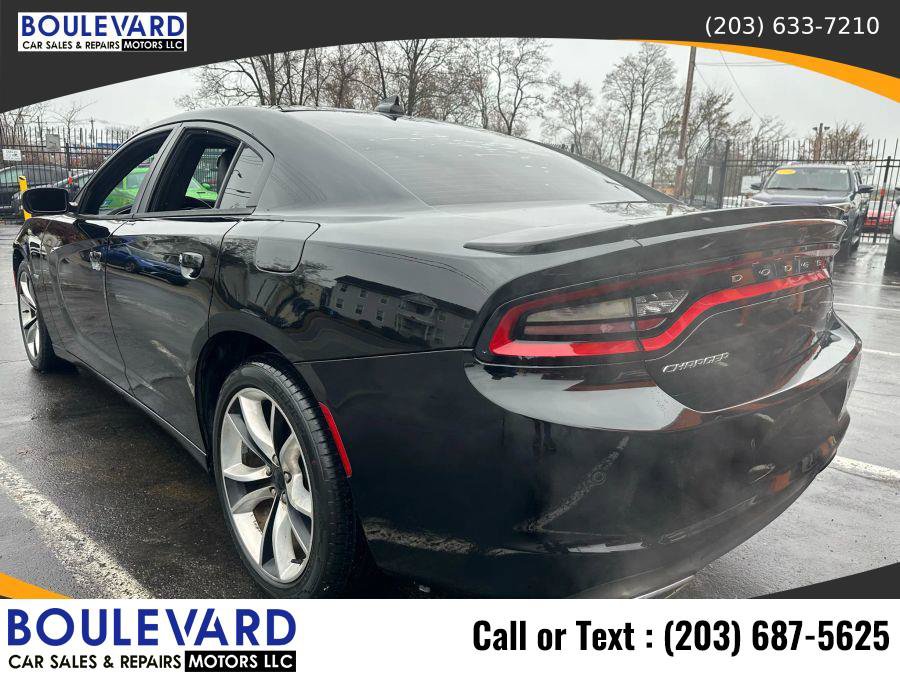 Used 2016 Dodge Charger R/T RWD image 4