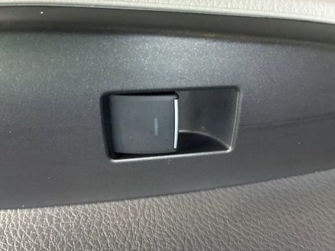 Used 2023 Toyota Camry XLE image 22