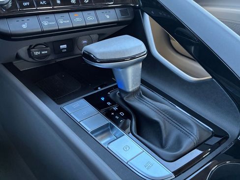 Used 2025 Hyundai Elantra SEL image 37