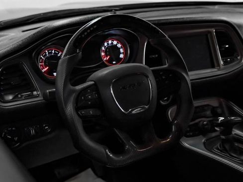 Used 2017 Dodge Challenger R/T RWD image 12