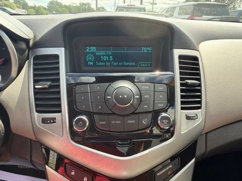 Used 2014 Chevrolet Cruze LT w/ All-Star Edition FWD image 17