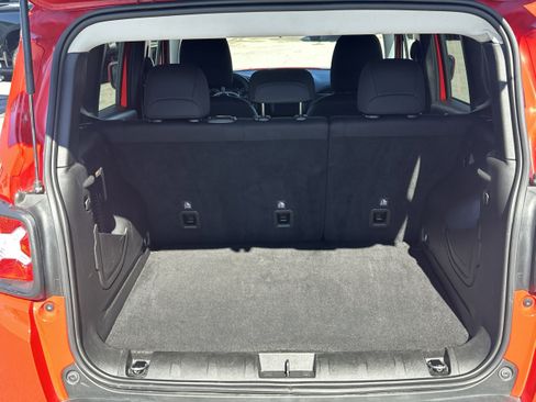 Used 2022 Jeep Renegade Latitude image 18