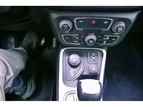 Used 2018 Jeep Compass Latitude w/ Popular Equipment Group image 18