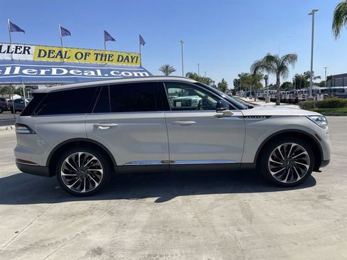 Used 2020 Lincoln Aviator Reserve w/ Equipment Group 202A AWD/4WD image 9