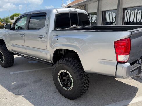 Used 2017 Toyota Tacoma SR w/ SR Convenience Package RWD image 7