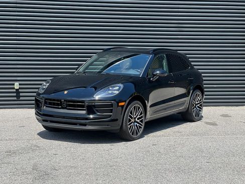 Certified 2025 Porsche Macan image 1