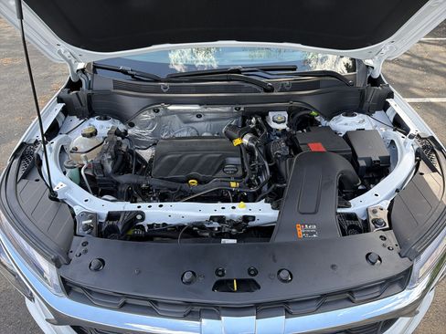 Used 2024 Chevrolet Trax LT w/ Driver Confidence Package image 32