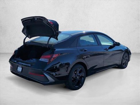 New 2026 Hyundai Elantra Sport image 2