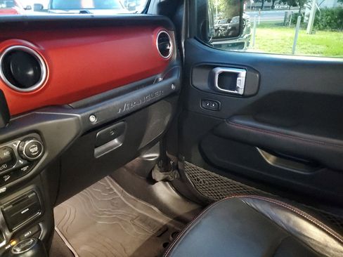 Used 2019 Jeep Wrangler Unlimited Rubicon image 25