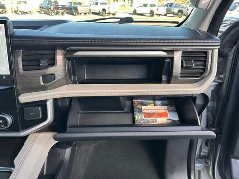 Used 2024 Ford Expedition Limited image 36