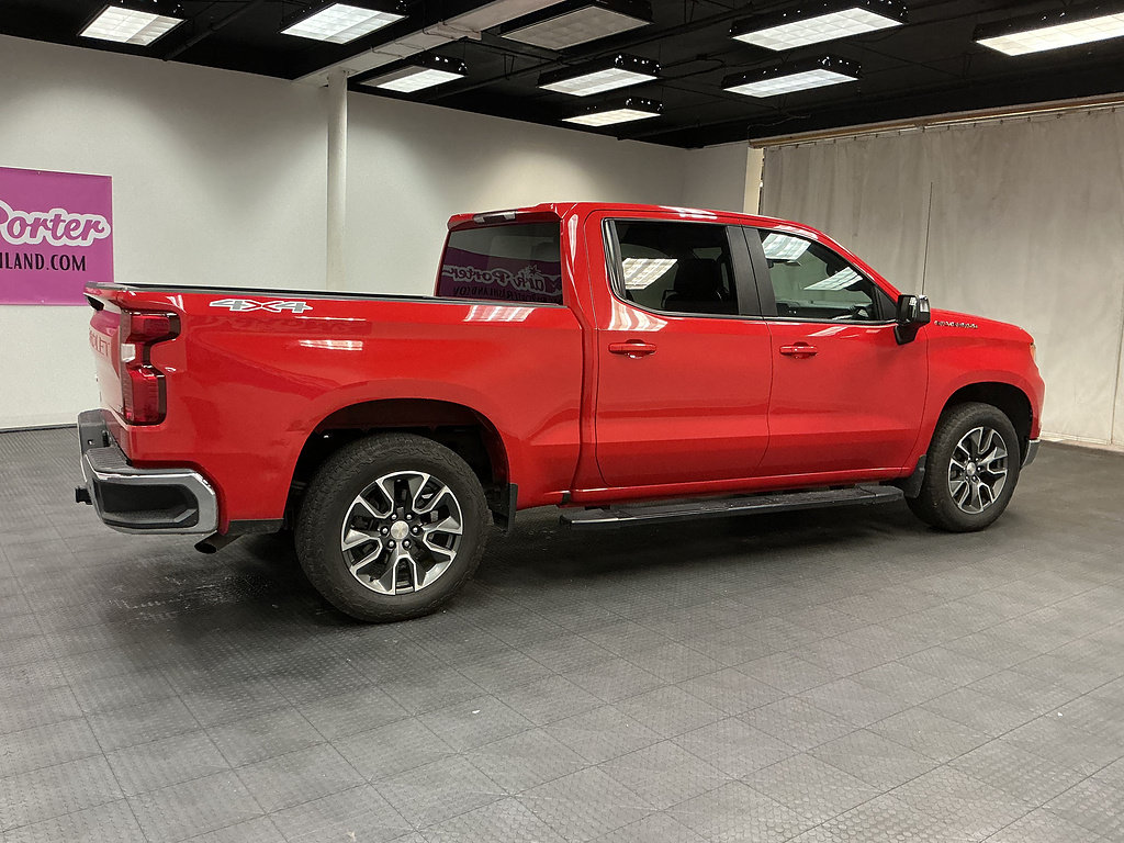 Used 2022 Chevrolet Silverado 1500 LT AWD/4WD image 6