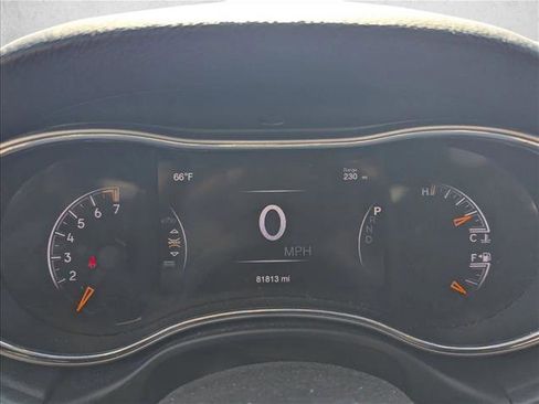 Used 2020 Jeep Grand Cherokee Laredo RWD image 9