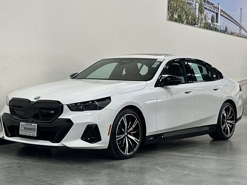 Used 2025 BMW i5 M60 w/ Premium Package AWD/4WD image 8