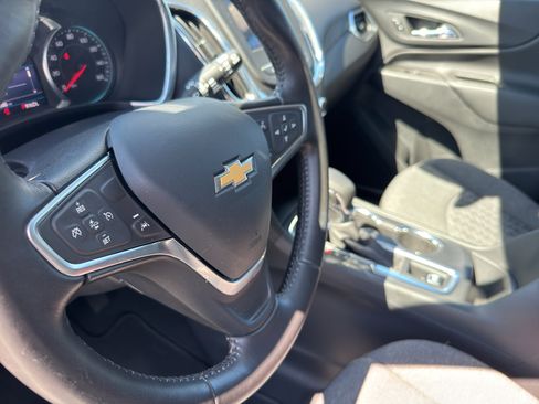 Used 2022 Chevrolet Equinox LT image 12