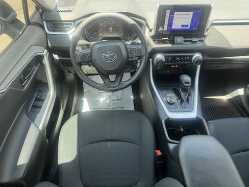 Used 2023 Toyota RAV4 LE AWD/4WD image 16