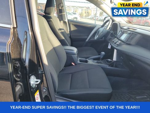 Used 2017 Toyota RAV4 LE w/ Carpet Mat Package image 9